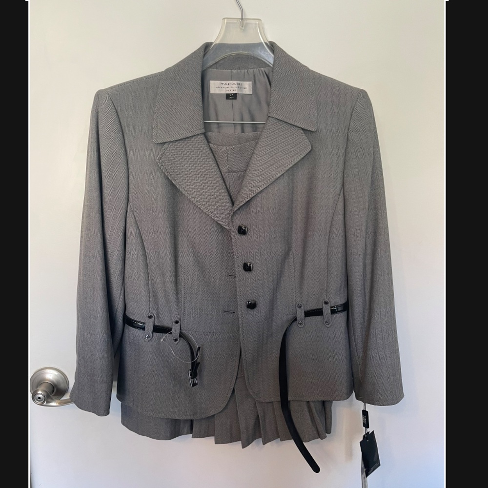NWT Gray Tahari Pantsuit skirt set
